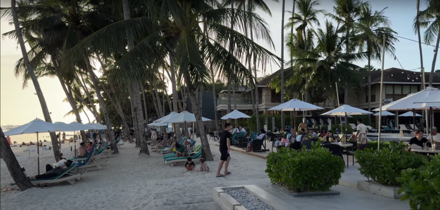 Alona Beach